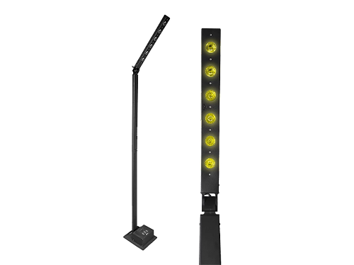 Photo d'un éclairage mât pour buffet. Il est noir et on peut voir six projecteurs LED de face. Présente aussi un profil design et simple.