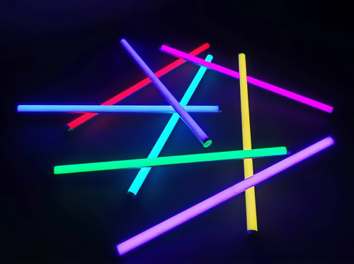 Photo de tubes Titan LED de 100 cm de la marque Astera avec différentes couleurs.